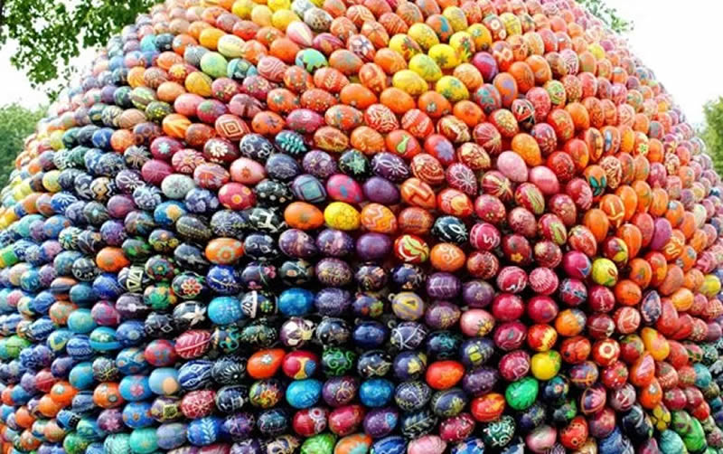 Fotos dos lindos ovos, o Pysanky, produzidos na Ucrânia